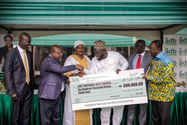 Agricultural Development Bank present GHC600,000.00 to the 2021 National Best Farmer